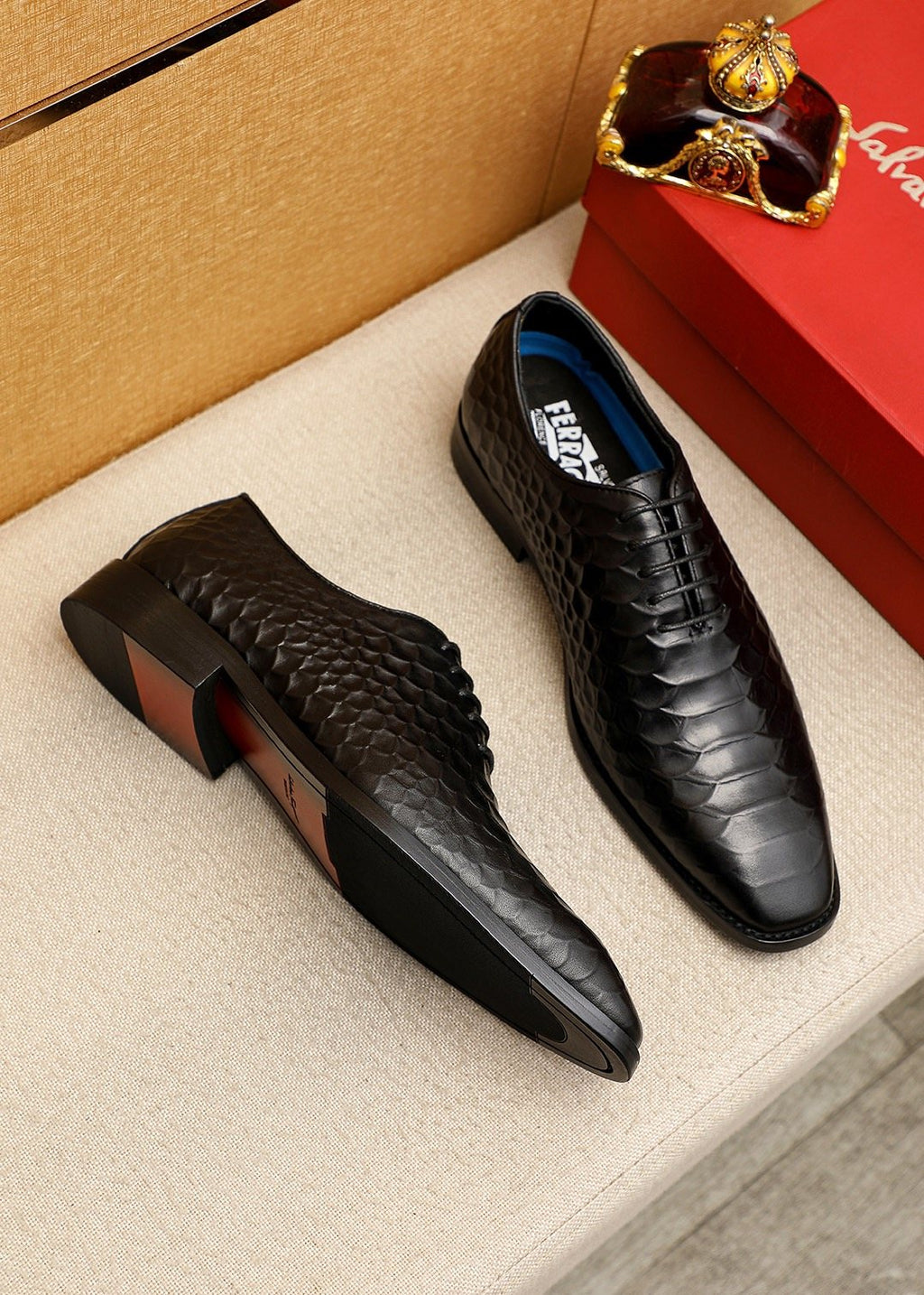 Ferragamo Men's Textured Lace-Up Dress Shoes